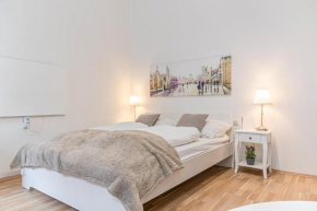 Modern City Living 1BR Apt in Centeral Location